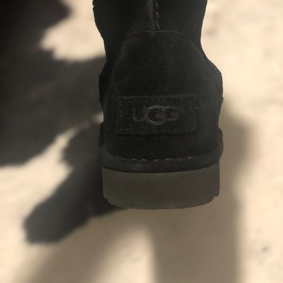 Ugg Mini Classic Bootie - Picture 6 of 7